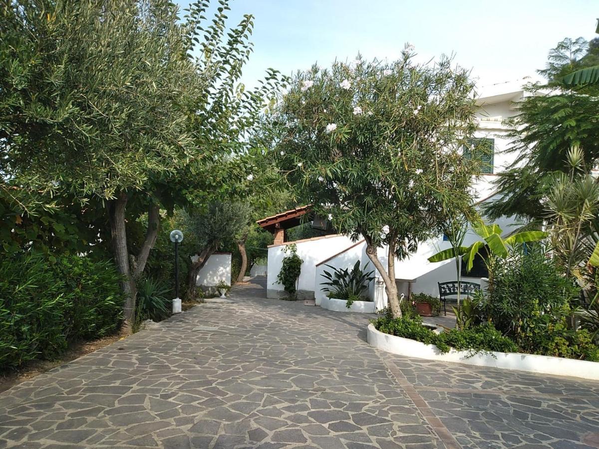 La Grazia Aparthotel Parghelia Bagian luar foto