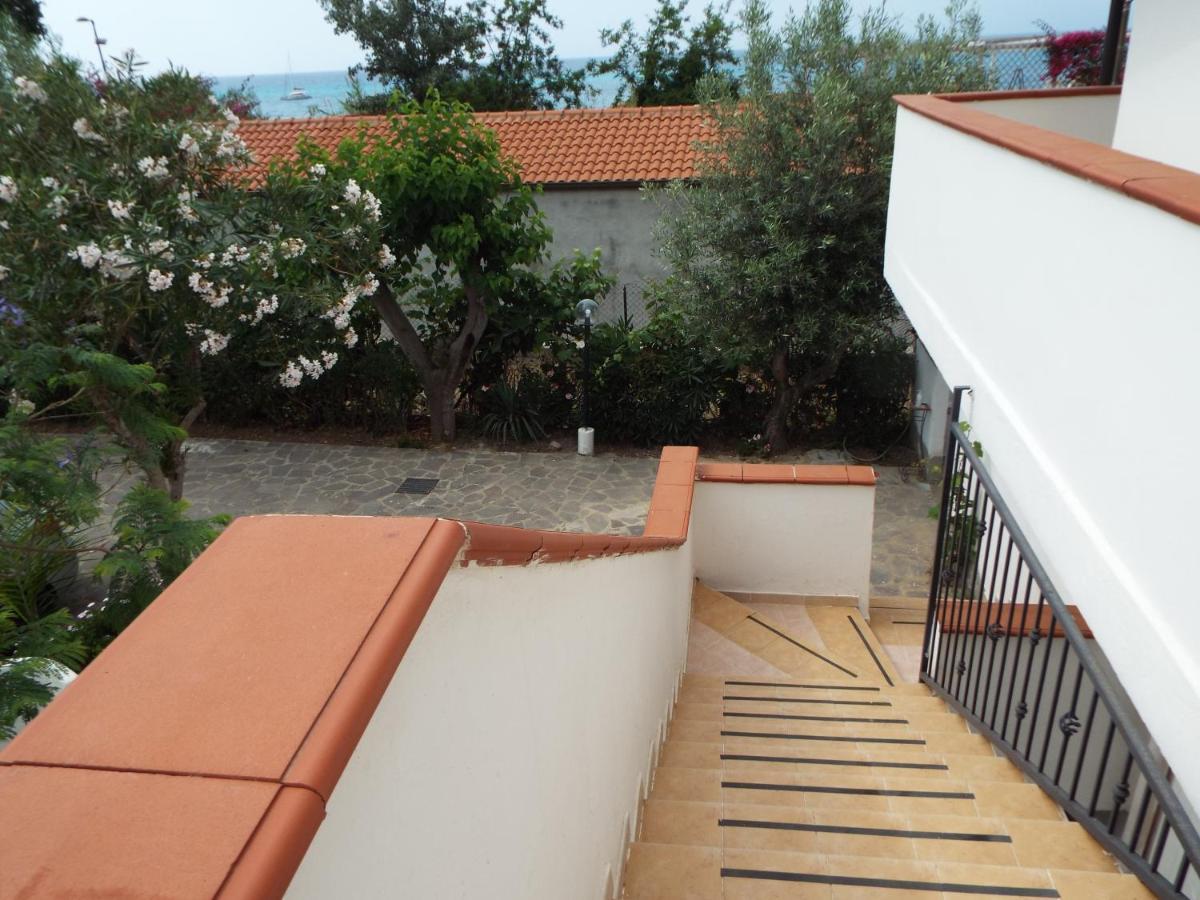 La Grazia Aparthotel Parghelia Bagian luar foto